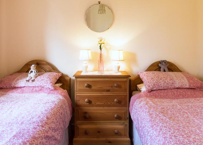 Tamworth Cottage Twin bedroom